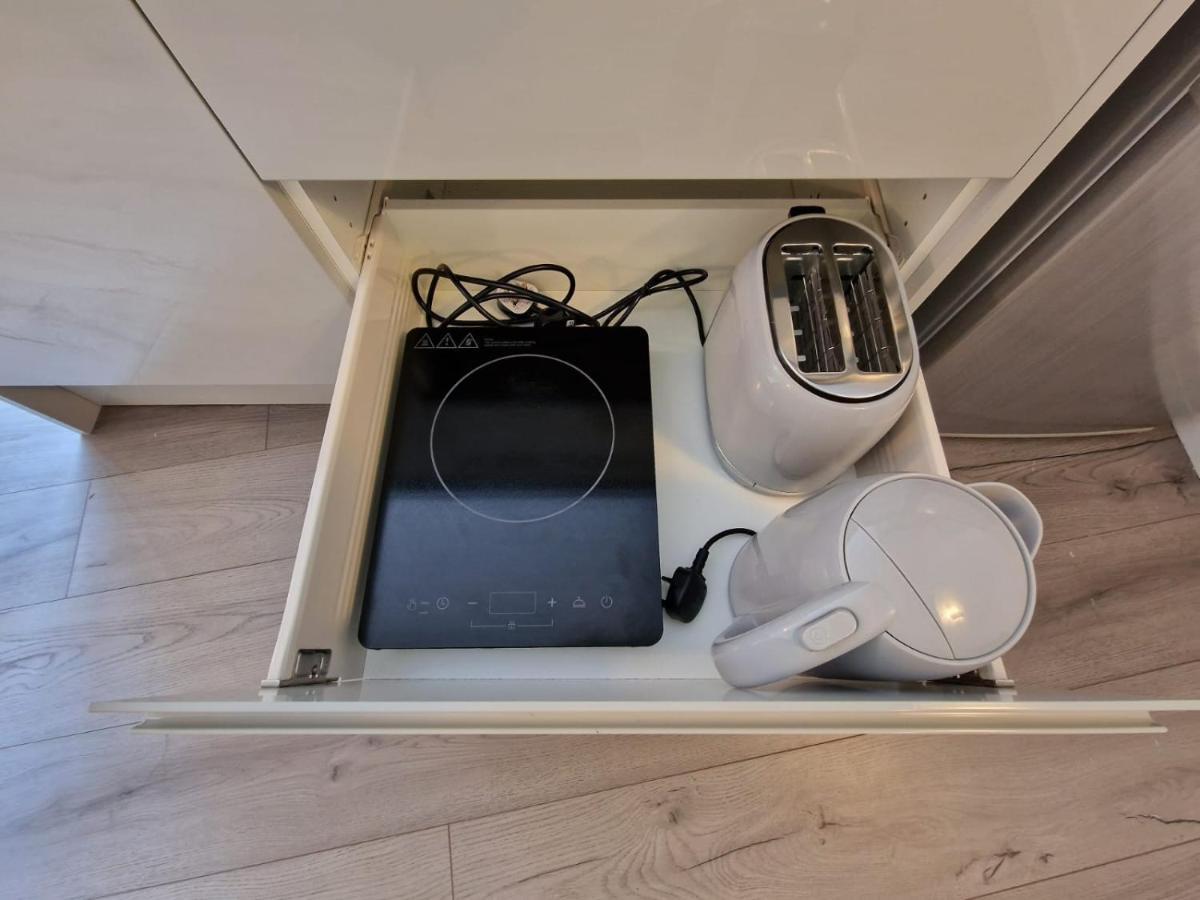 Gf Studio, Secure Parking, Outside Area, Cinema Apartment Hurn