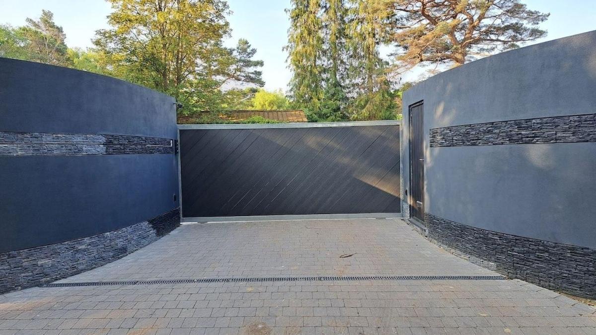 Gf Studio, Secure Parking, Outside Area, Cinema Hurn